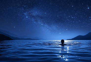 découvrez l'expérience unique d'une baignade nocturne sous les étoiles et laissez-vous émerveiller par la magie de la nuit.